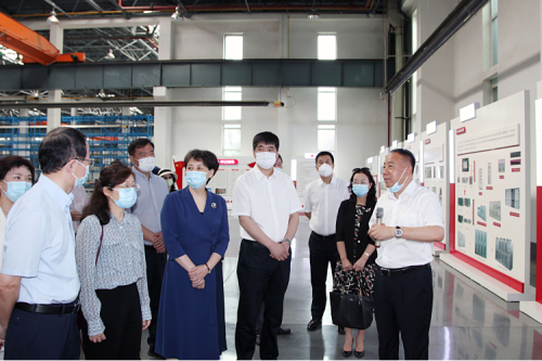 厦门市委常委、统战部部长王雪敏一行赴哈尔滨九洲集团调研考察