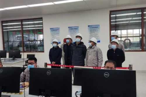 秋风瑟瑟透寒意 提前供热暖人心