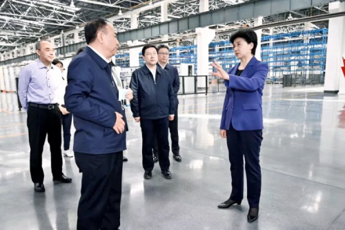 梁惠玲莅临九洲集团，深入包联企业调研